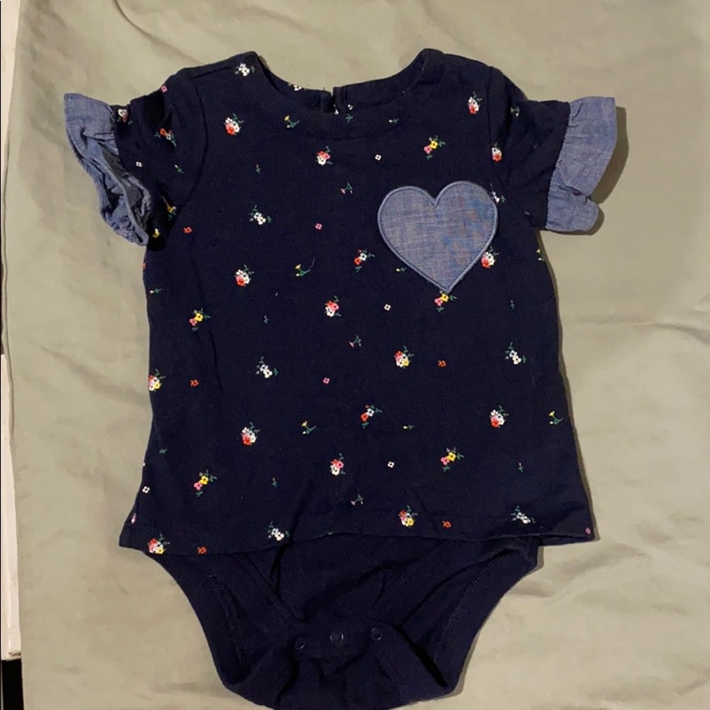 Baby gap shirt/onsie